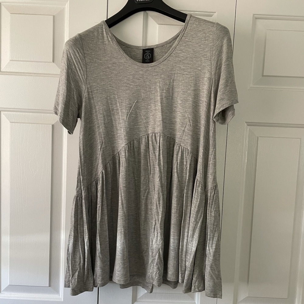Angus & Dora Tshirt Baby Doll Gray sz L
